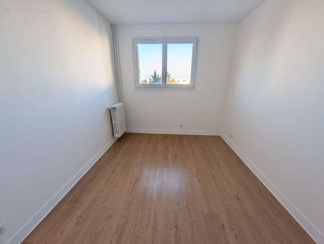 Appartement à LES CLAYES-SOUS-BOIS