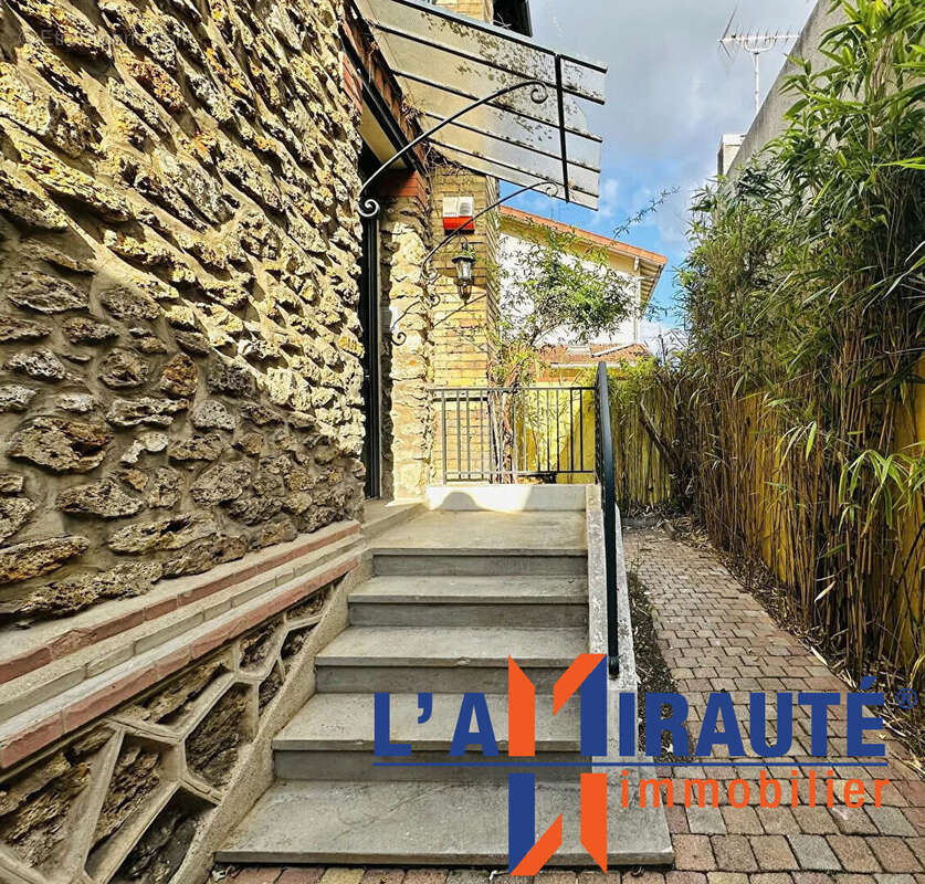 Maison à SARTROUVILLE