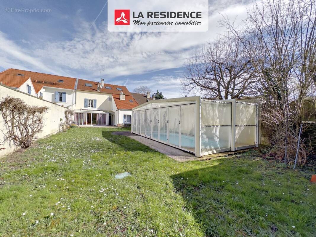 Maison à MAULE