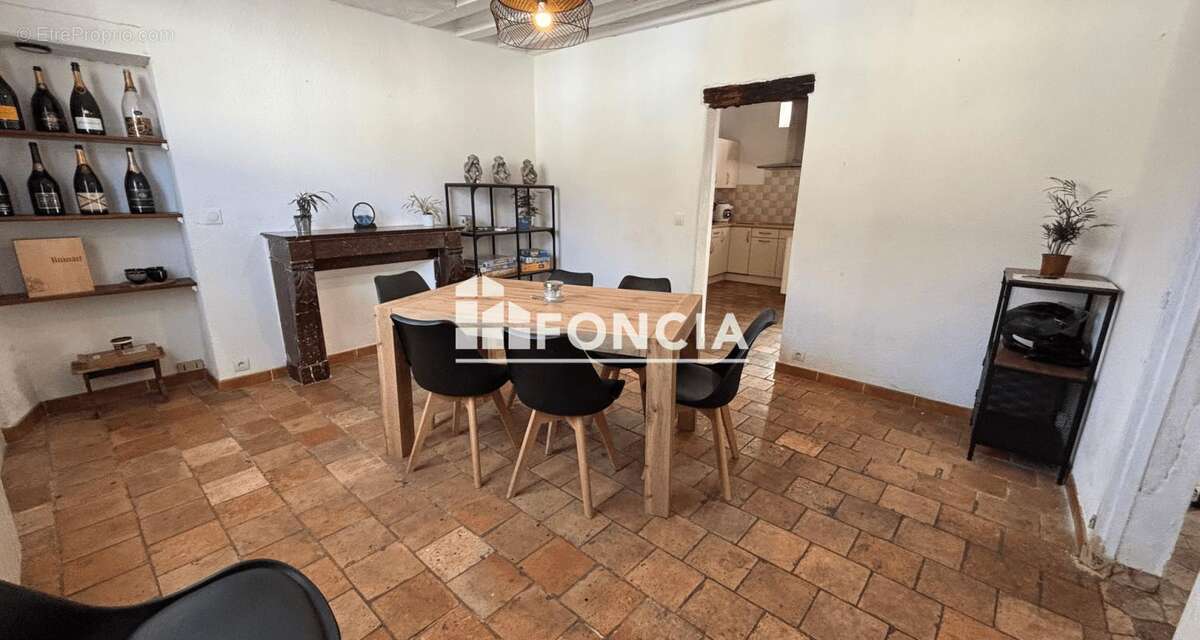 Maison à DAME-MARIE-LES-BOIS