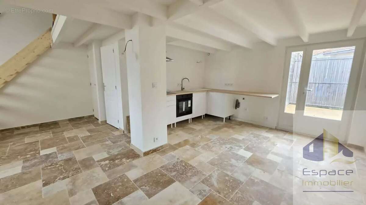 Maison d'environ 65m² au sol à La Rochelle - photo 9