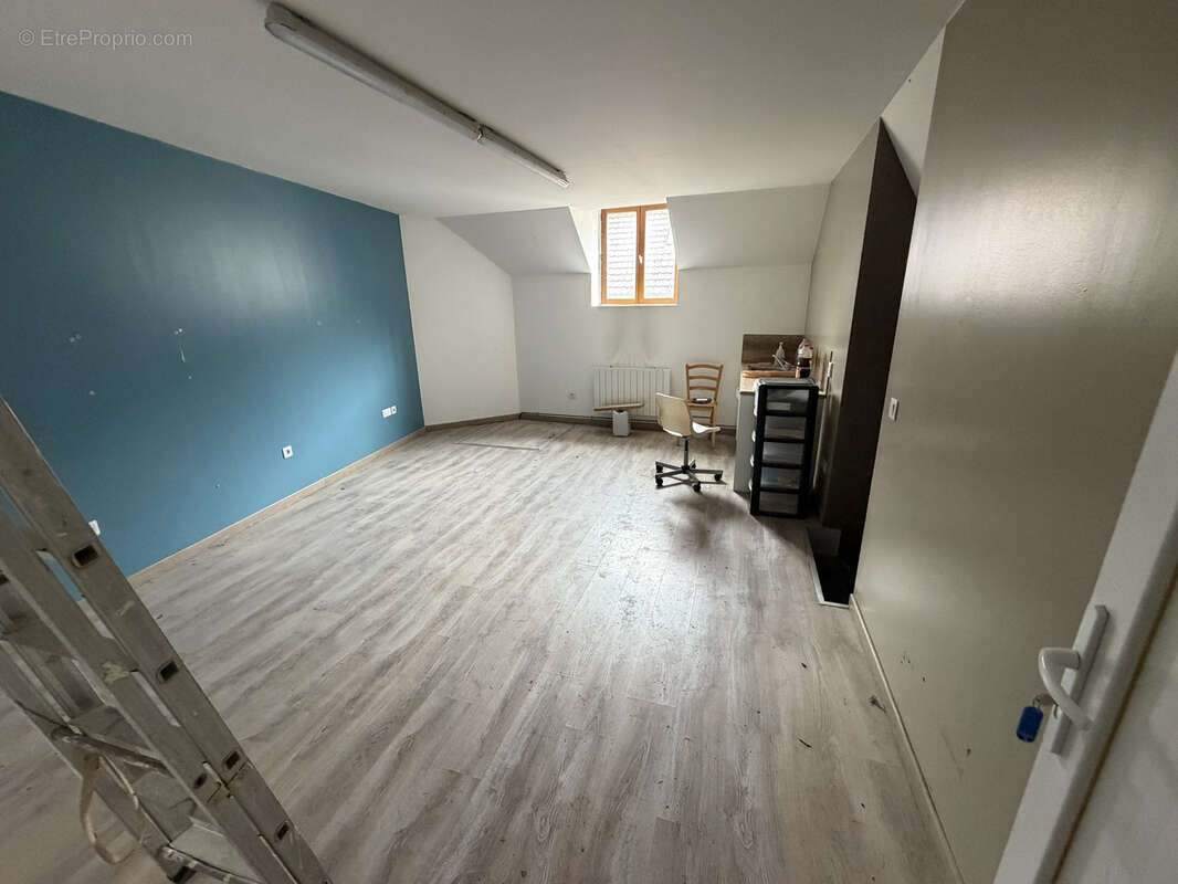 Parking à BRAY-SUR-SOMME