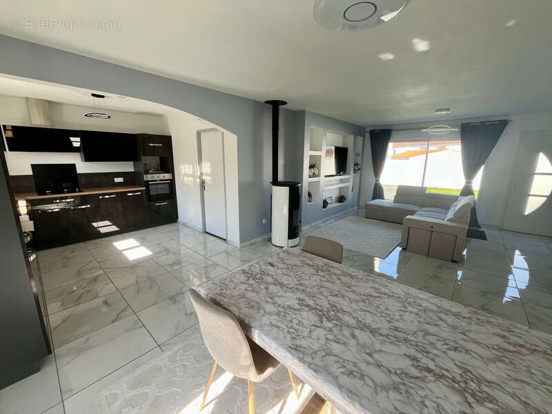 Maison à MOUTIERS-SUR-LE-LAY