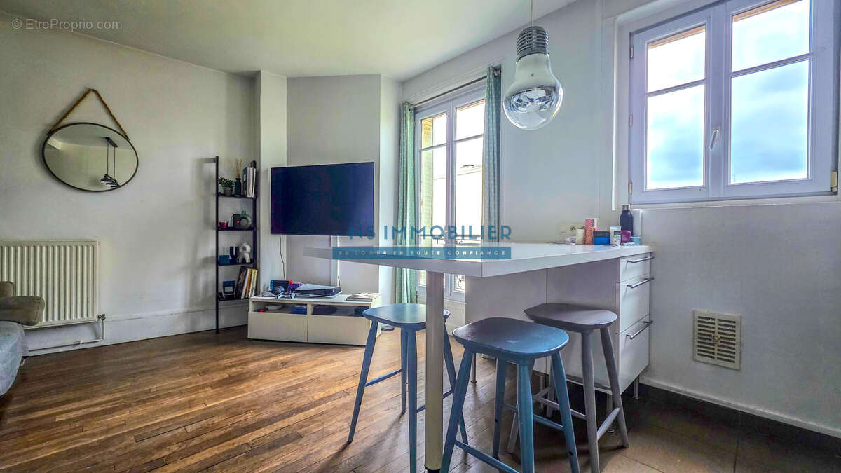 Appartement à LA GARENNE-COLOMBES