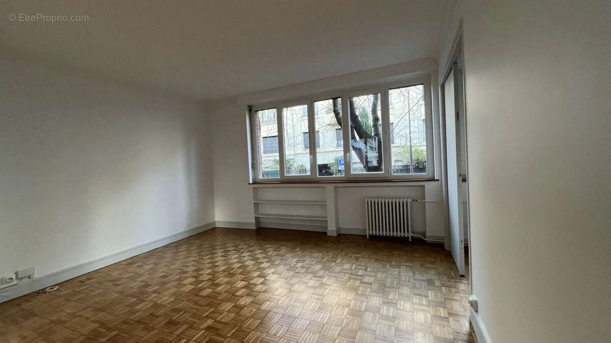 Appartement à NEUILLY-SUR-SEINE