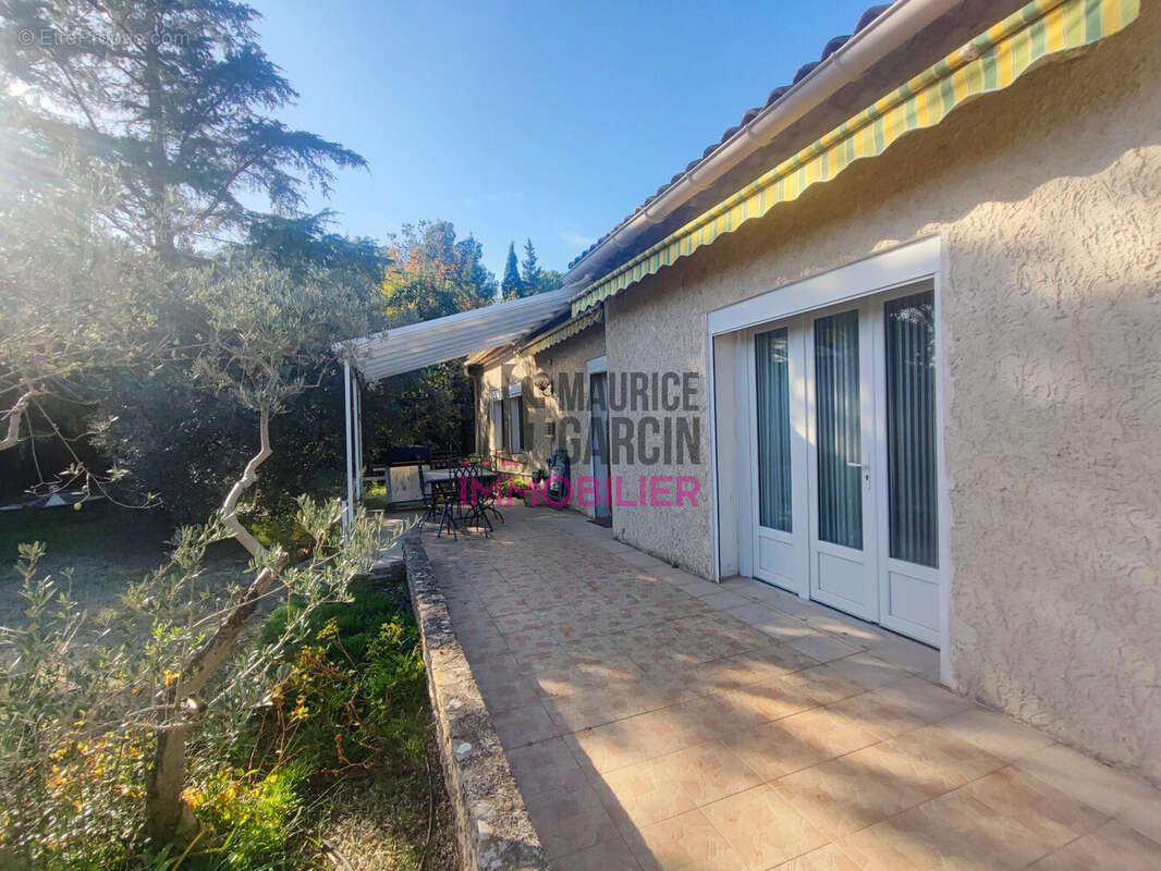 Maison à L'ISLE-SUR-LA-SORGUE