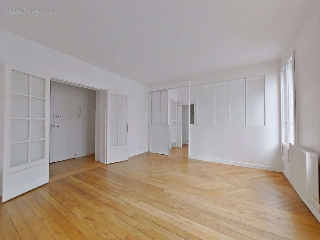 Appartement à PARIS-10E