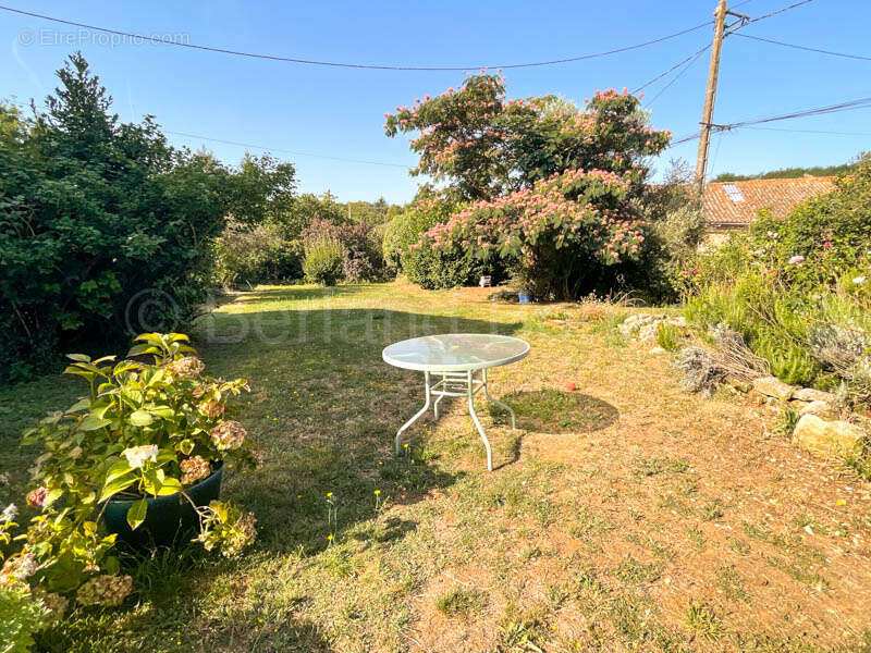 Maison à SAUZE-VAUSSAIS