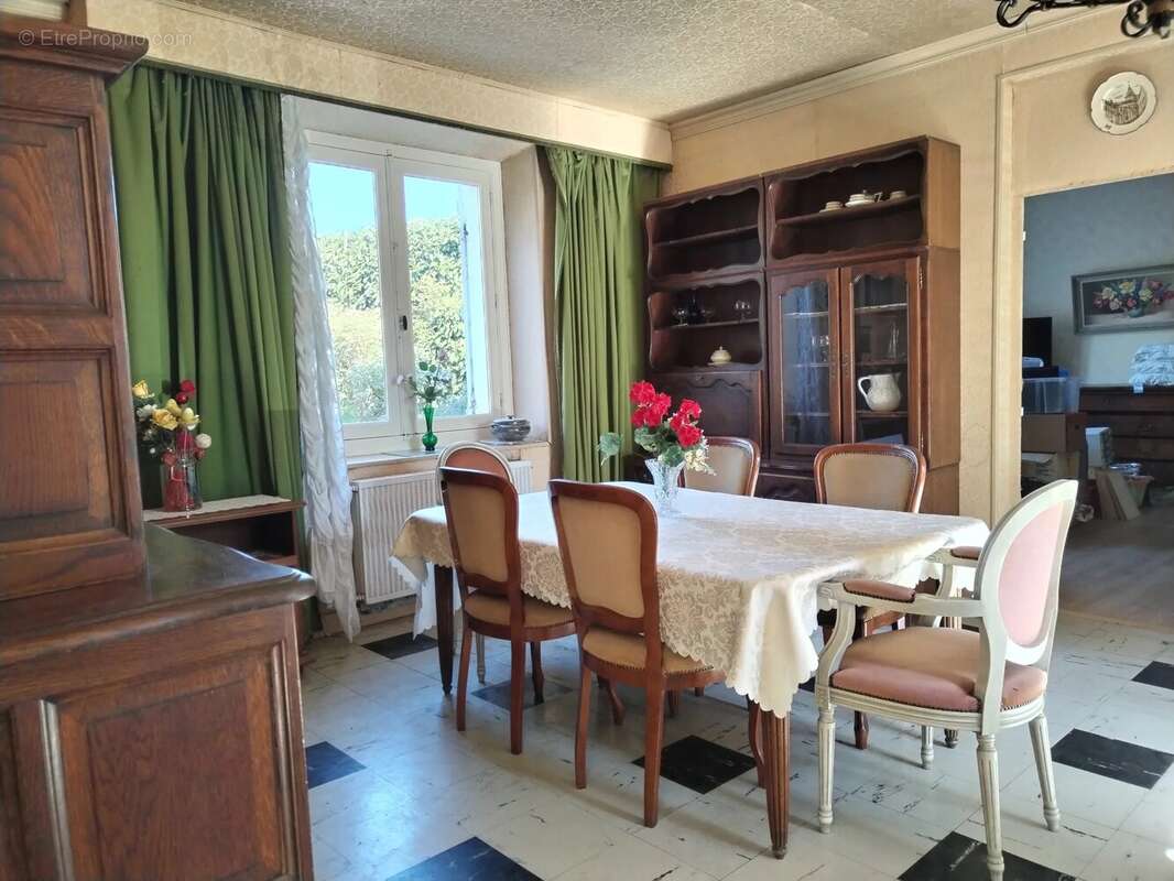 Maison à BUSSY-LE-REPOS