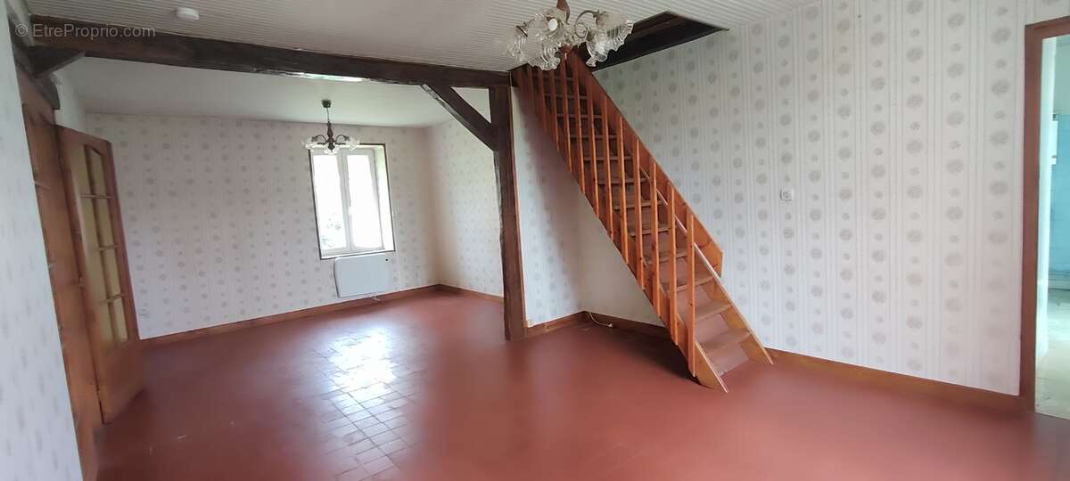 Maison à CREZANCAY-SUR-CHER