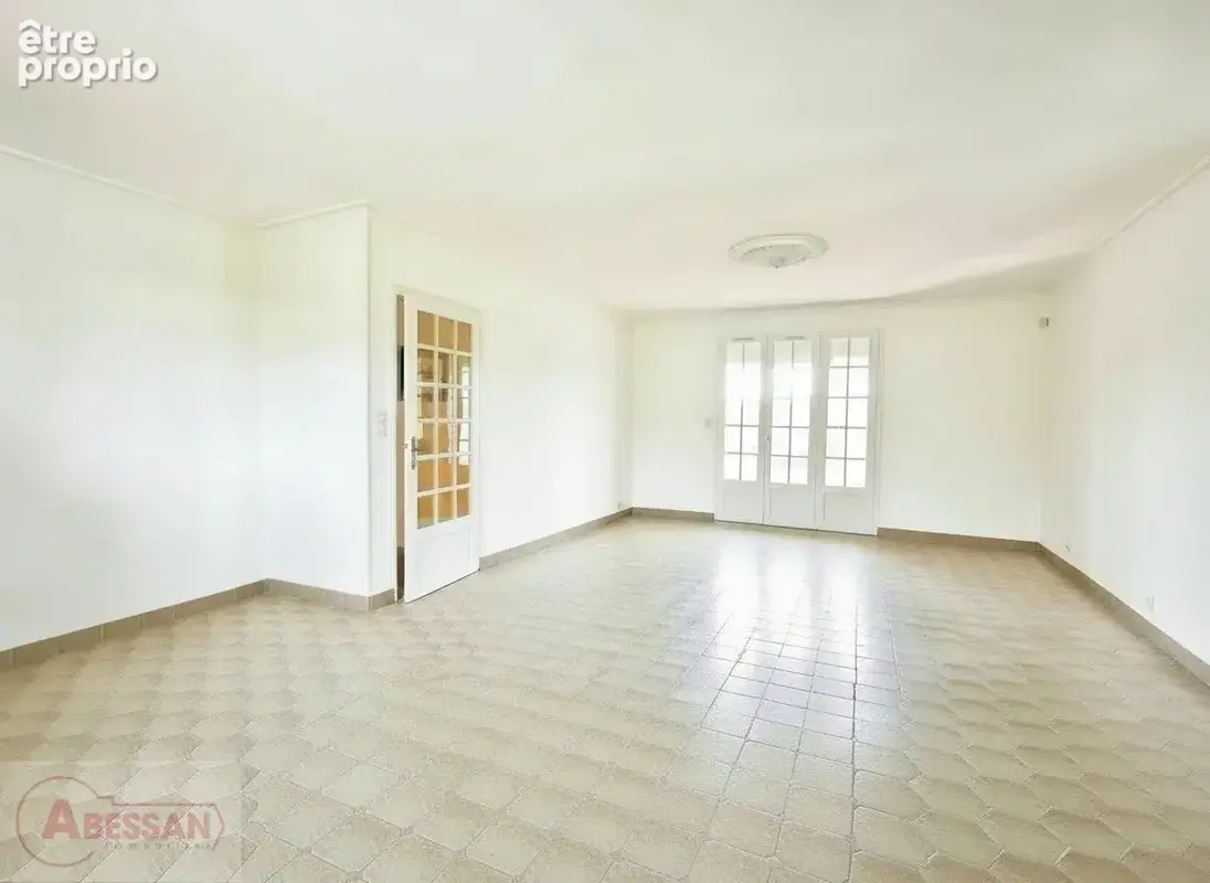 Maison 141 m² à Saint-Privat-Des-Vieux  - photo 3
