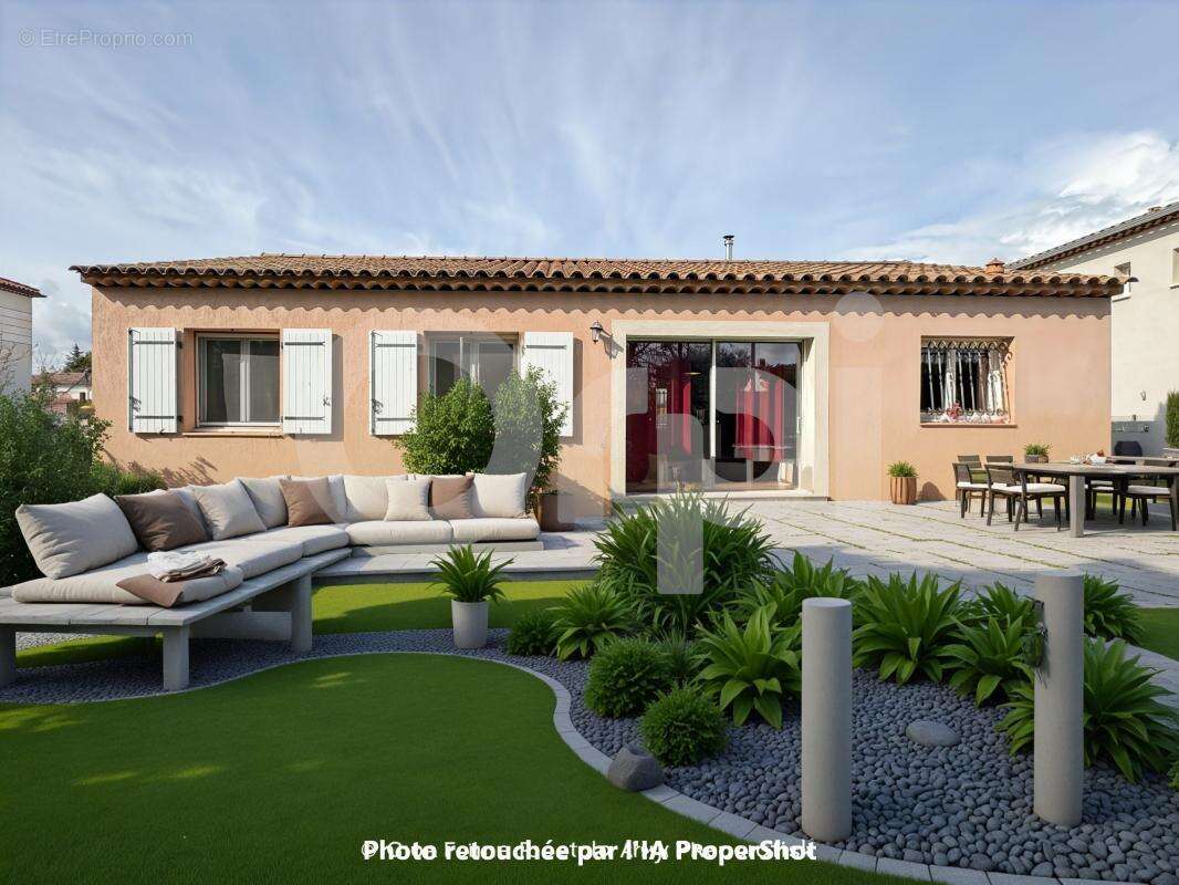 Maison à LA CRAU
