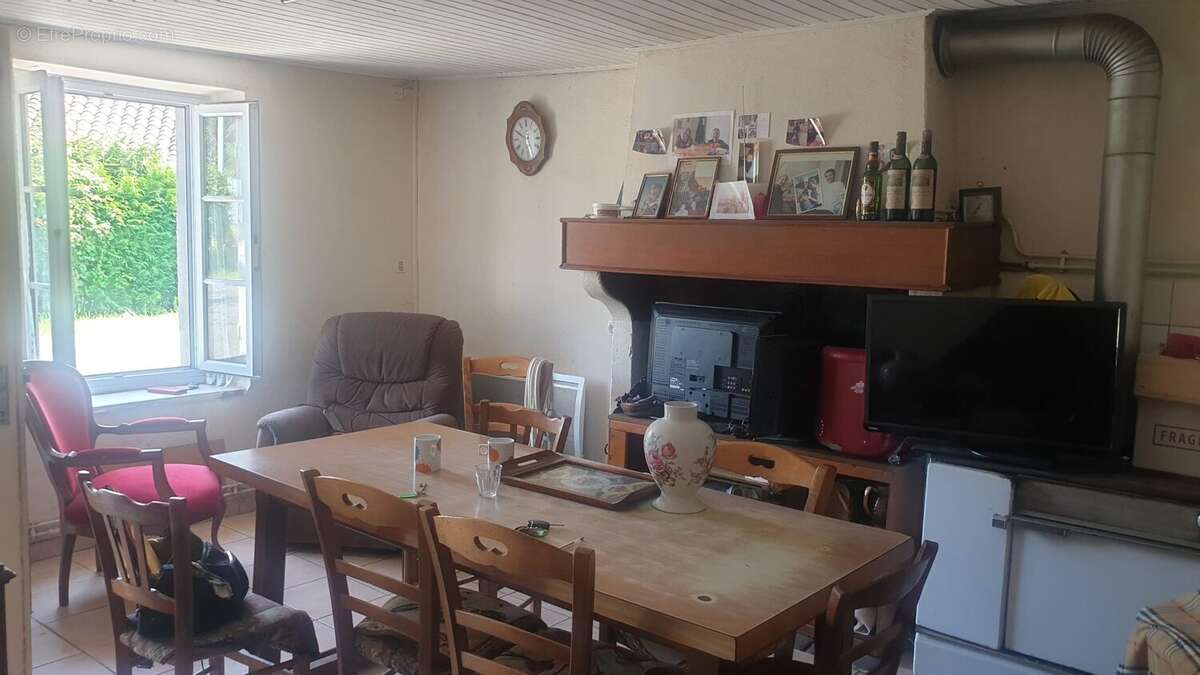 Maison à PEYRAT-LE-CHATEAU