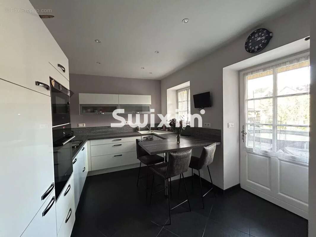 Maison à CHATEAU-CHALON