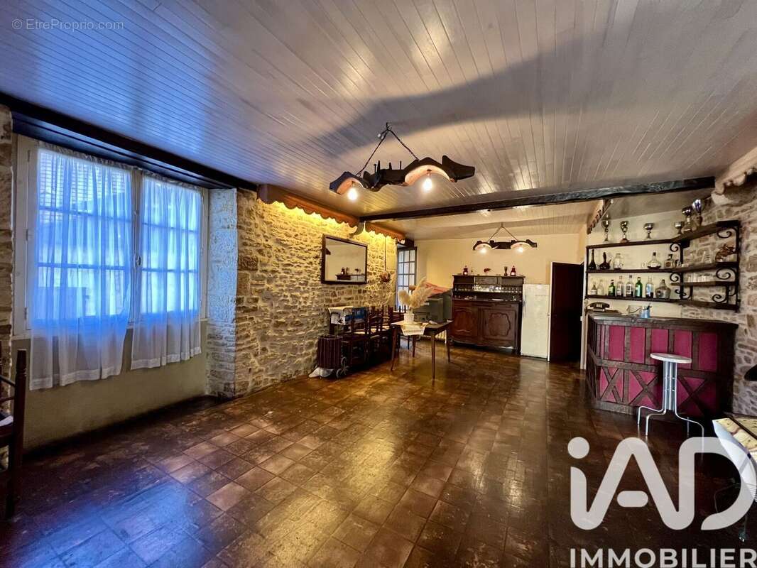 Maison 166 m² à Bouzic  - photo 9