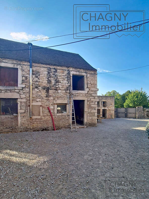 Maison 62 m² à Fontaines  - photo 5