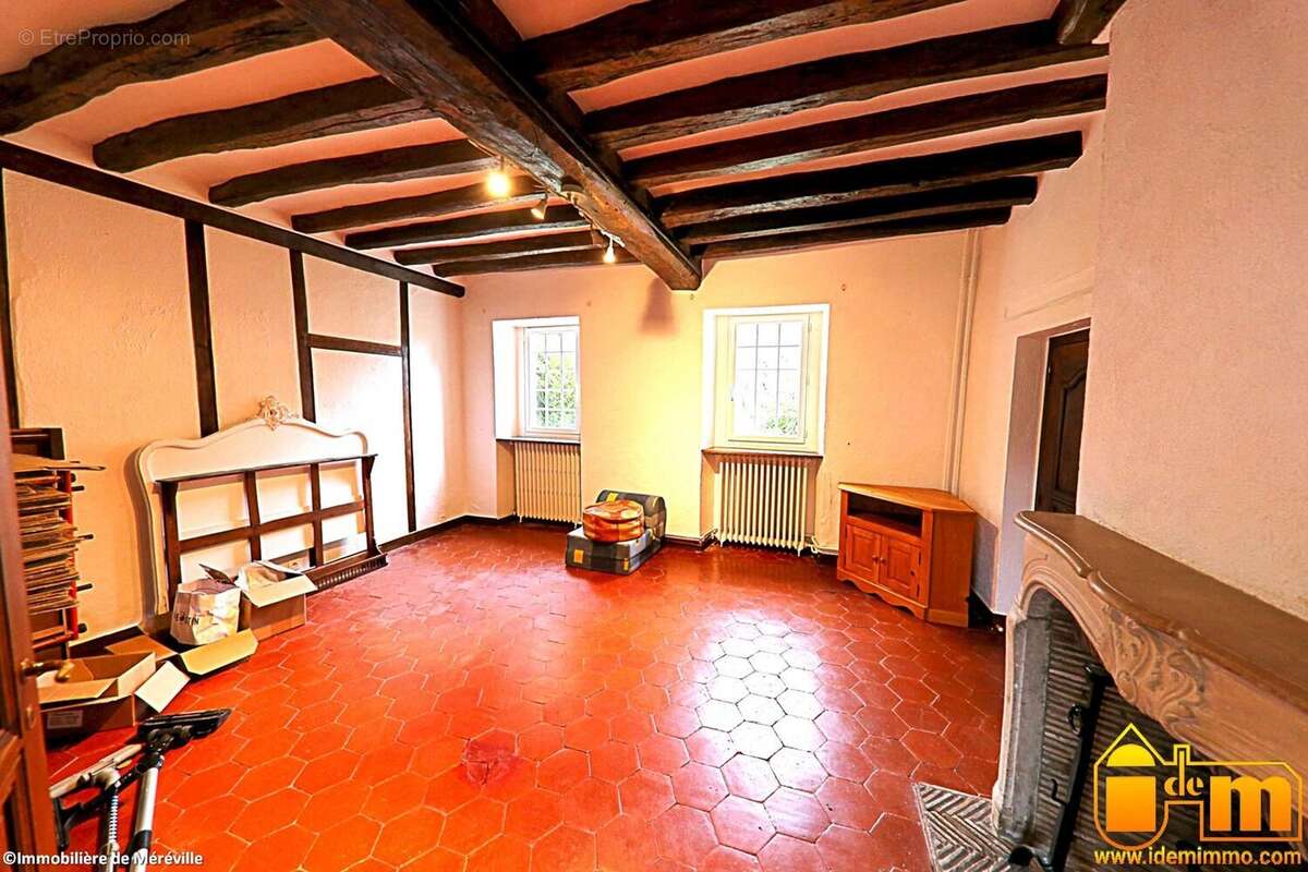 Maison 280 m² à Mereville  - photo 8