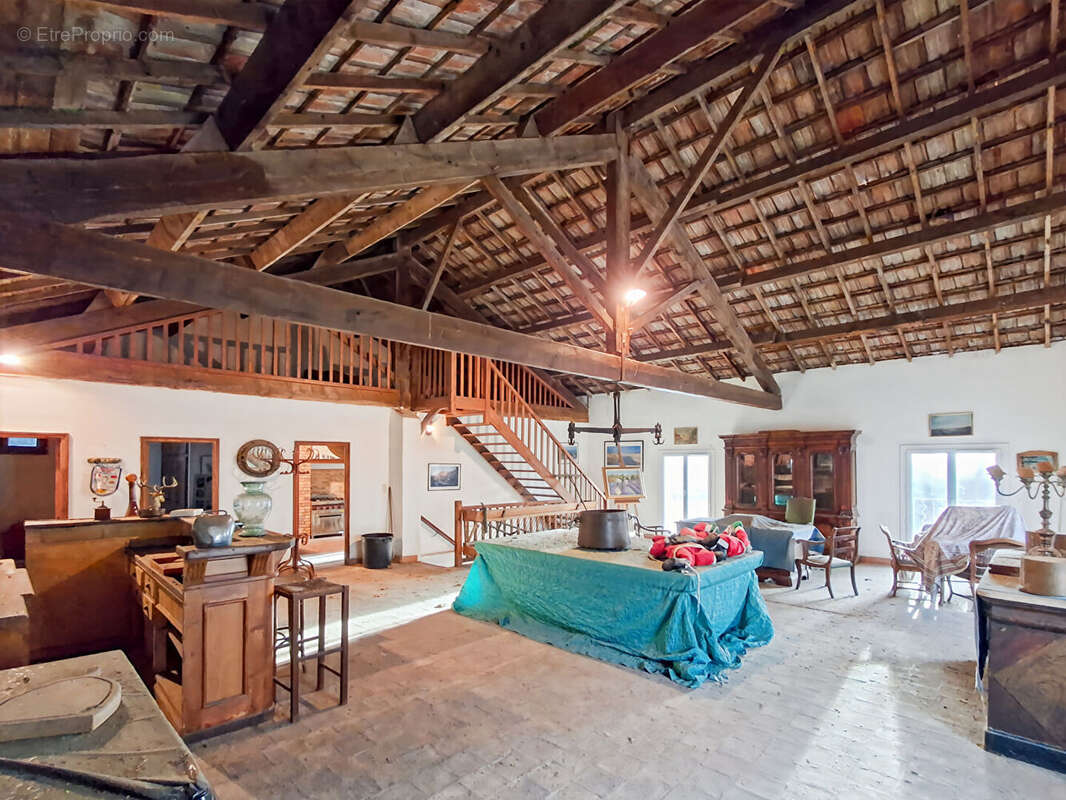 Maison à SAINT-VICTORET