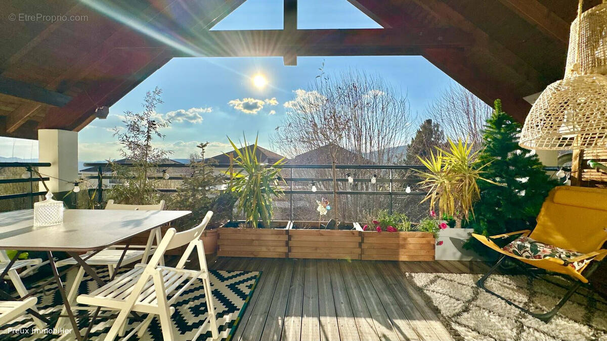 Appartement à PRINGY