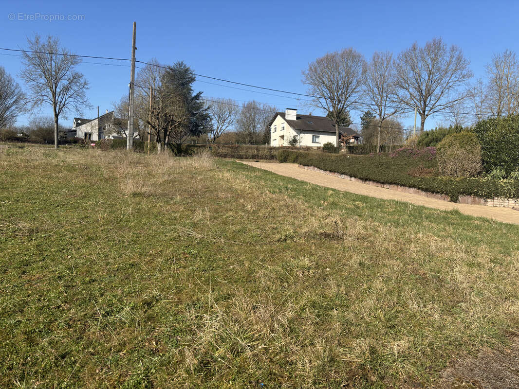 Terrain à BOUZONVILLE