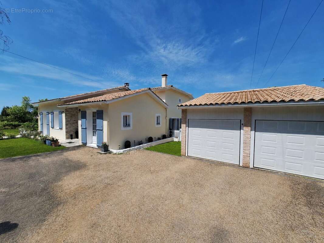 Maison 301 m² à Villeneuve-Sur-Lot  - photo 3