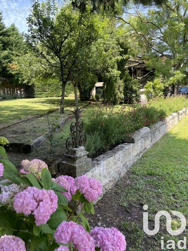 Photo 4 - Maison à LES ARTIGUES-DE-LUSSAC