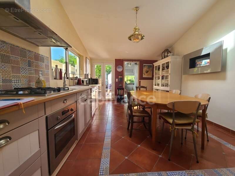 Maison à vendre sur Saintes - photo 6