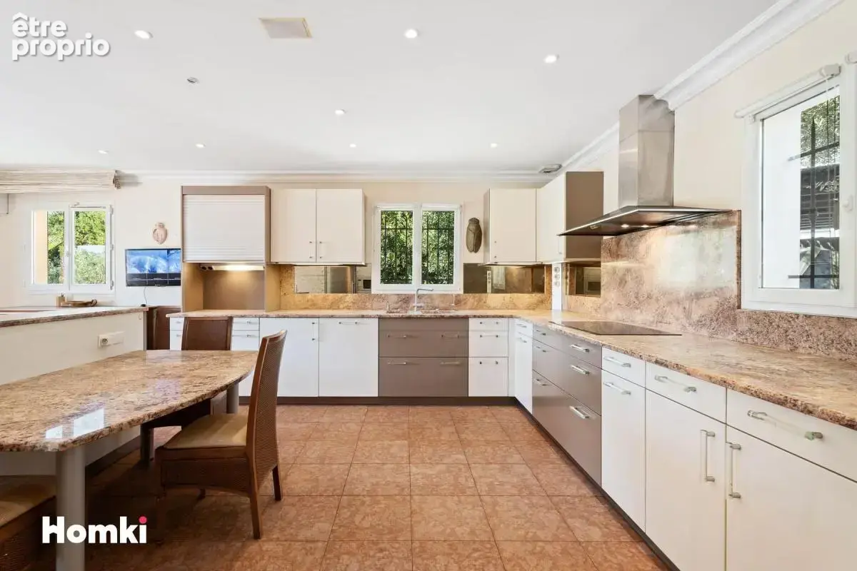 Maison/Villa T6 de 210 m² à Mandelieu-la-Napoule 06210 - photo 9