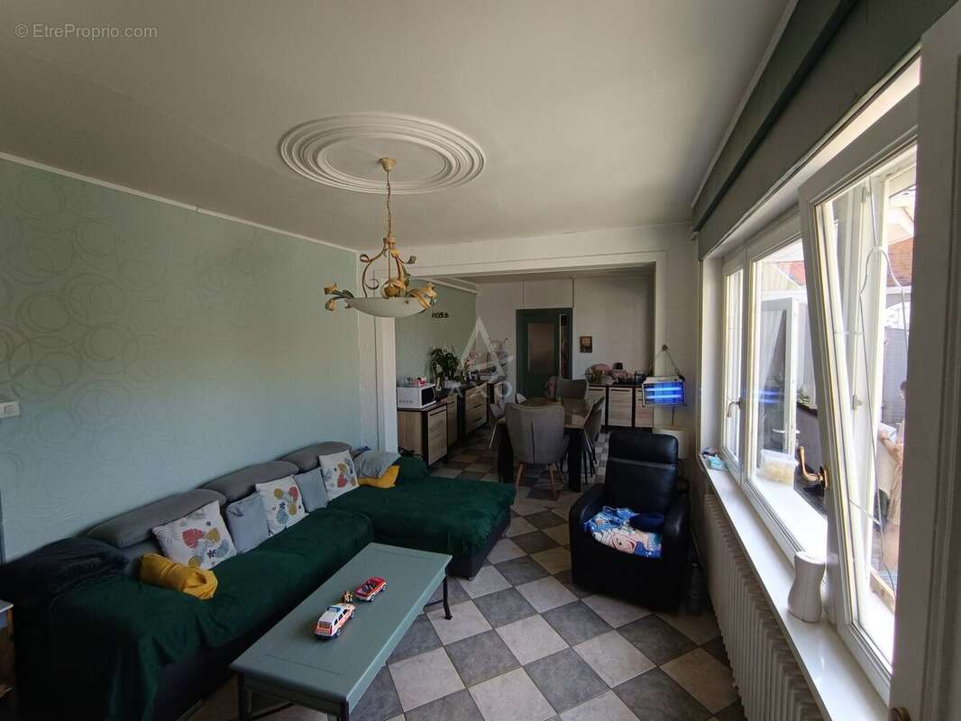 Maison à ESTREE-BLANCHE