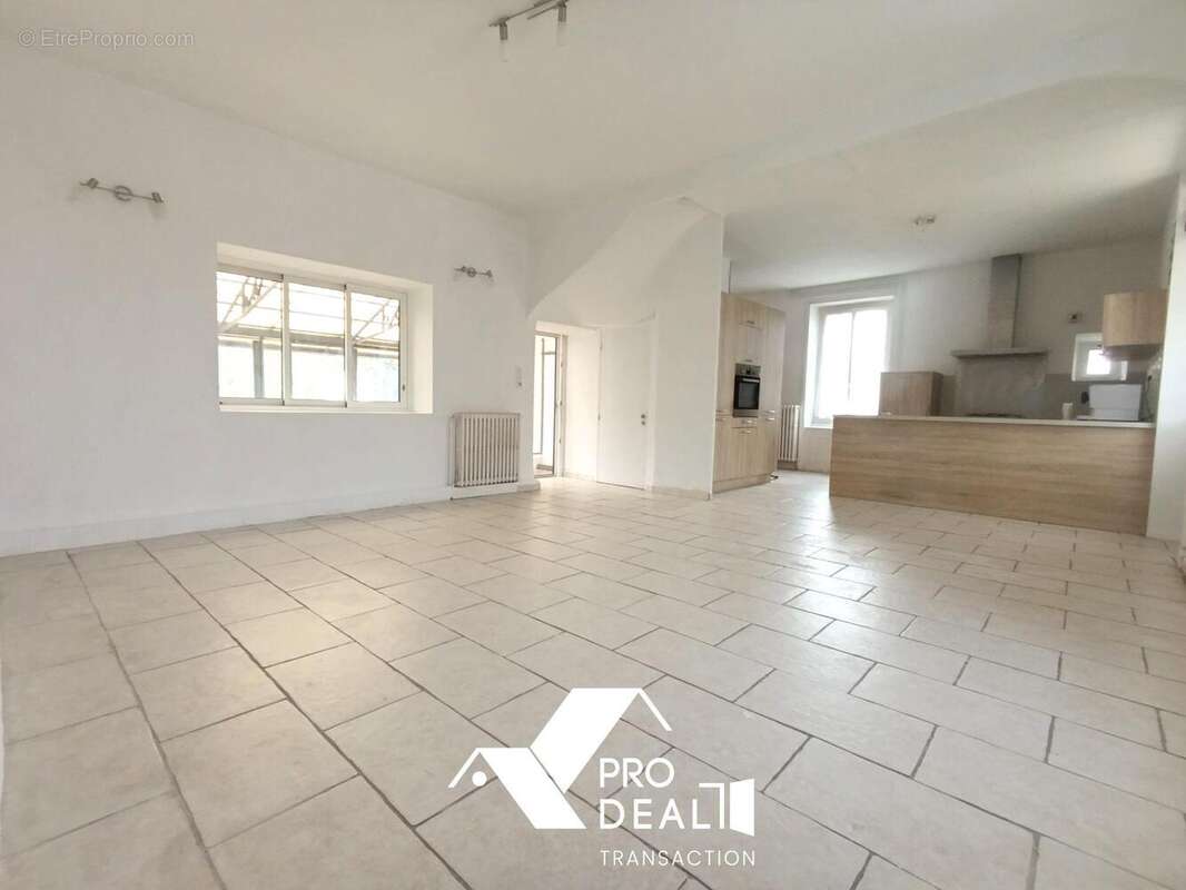 Maison à PONT-DE-CHERUY