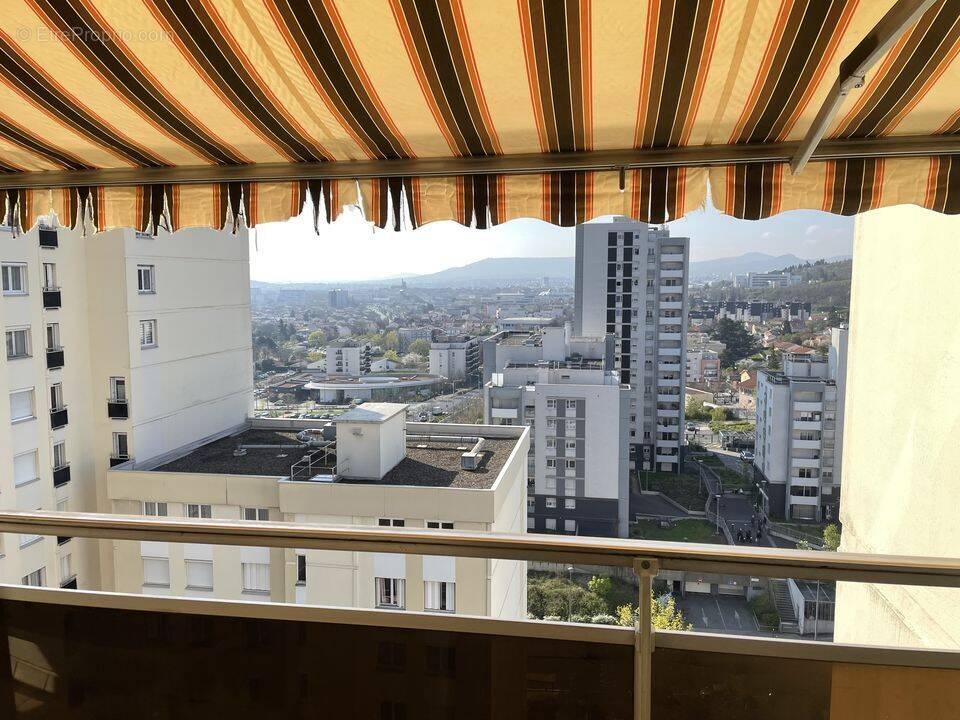 AGENCE DU GOLF MAISON CAMPAGNE GRANGE GARAGE CHAMBRE ATELIER - Appartement à CLERMONT-FERRAND