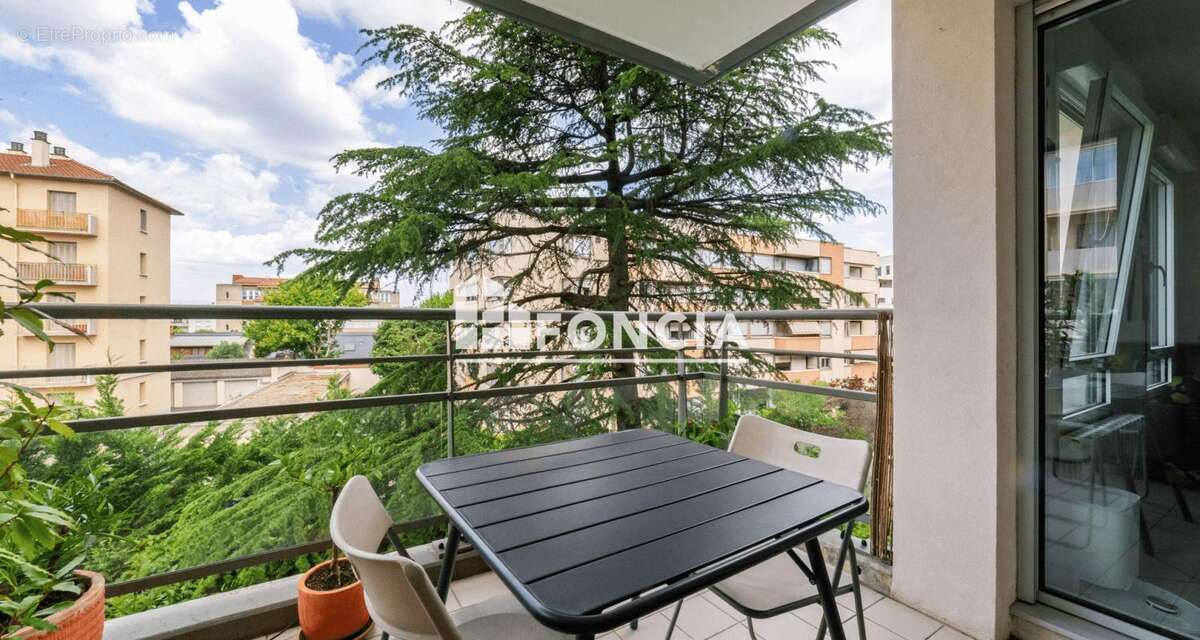 T5 de 107 m² avec terrasse, garage double et cave dans une résidence de standing - photo 4