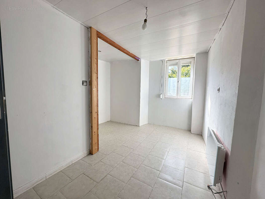 Maison à ESTISSAC