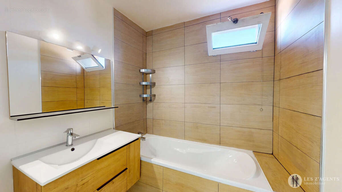 Appartement à FONTAINE