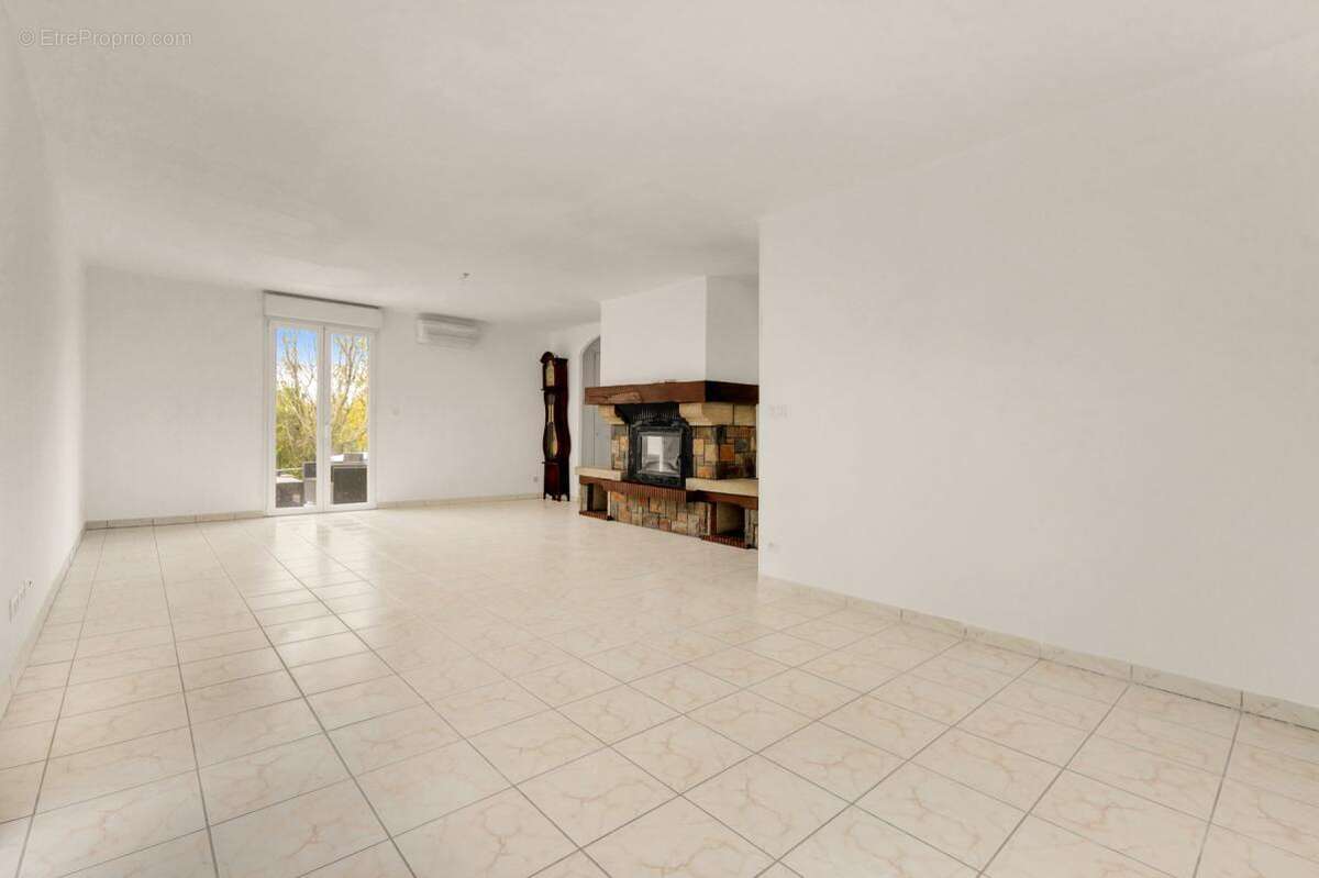 Maison à POMPIGNAN