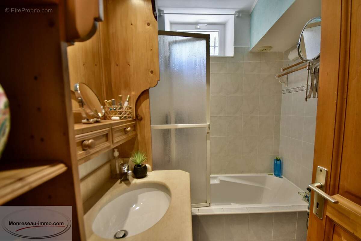 Appartement à LE ROURET