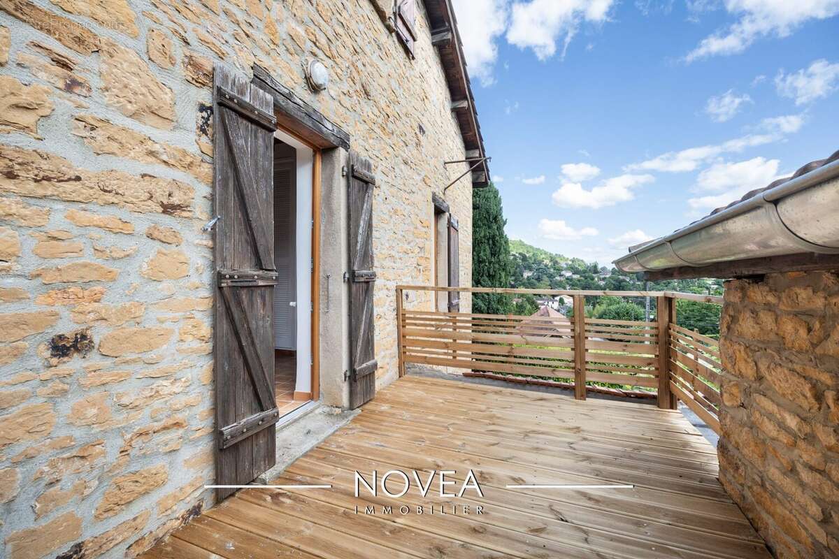 Maison à SAINT-CYR-AU-MONT-D'OR