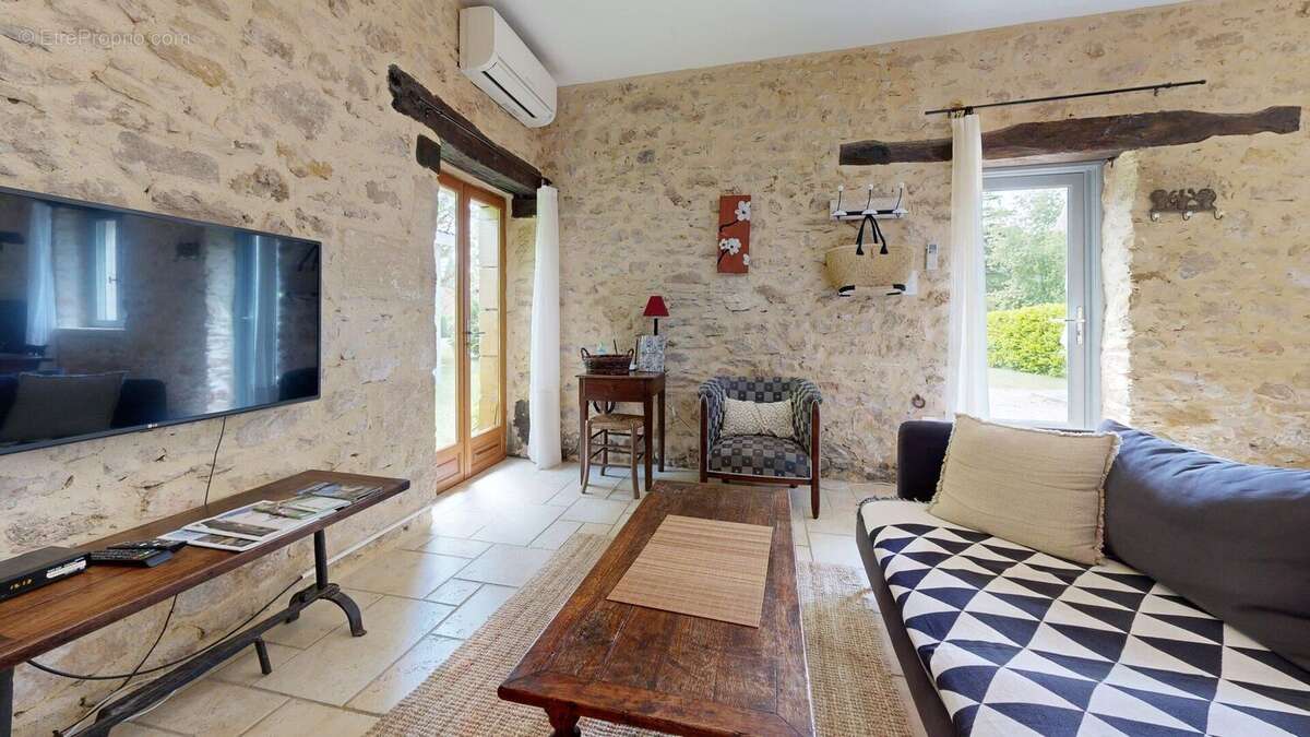 GiteLePommierLivingRoom - Maison à VITRAC
