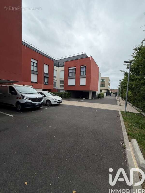 Photo 4 - Parking à PONTAULT-COMBAULT