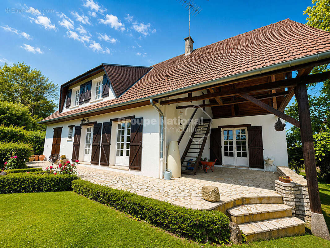 Maison Sainte Genevieve 6 pièce(s) 162.99 m2 - photo 2