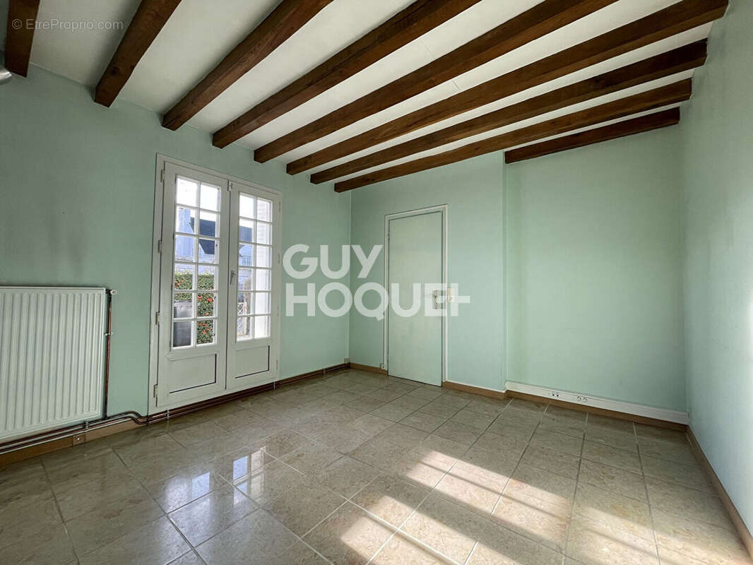 Maison à OZOIR-LA-FERRIERE