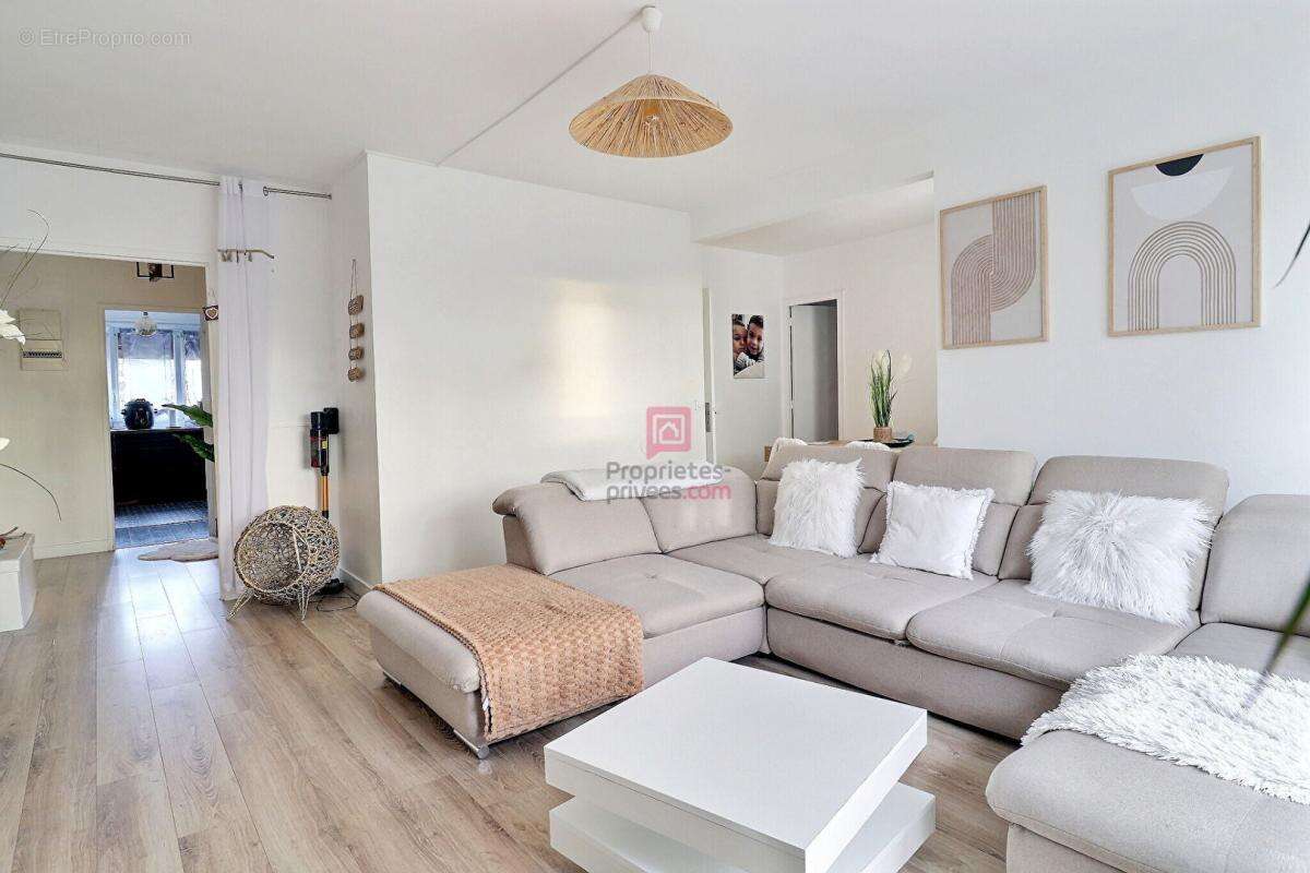 Appartement à SAINT-MICHEL-SUR-ORGE