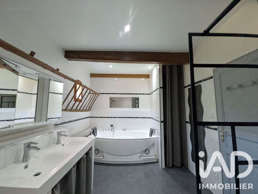 Maison 160 m² à Doudelainville  - photo 6