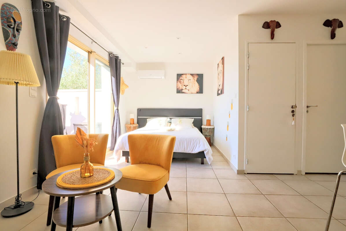 Maison à SOLLIES-PONT