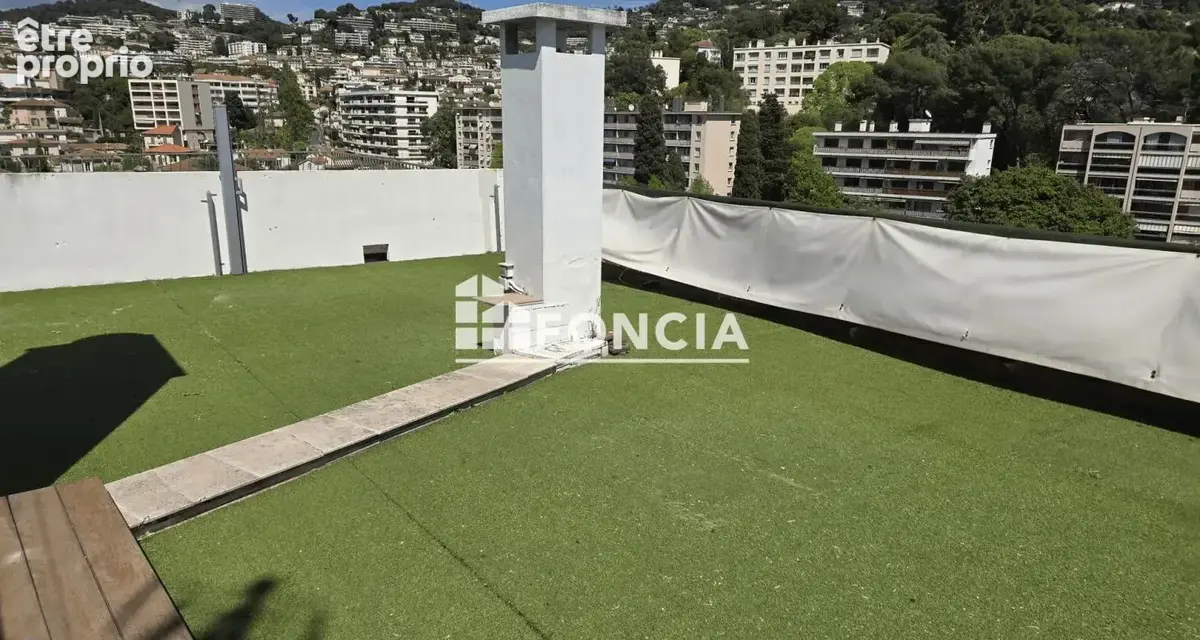 Square carnot t2 dernier etage de 53m2+terrasse 10m2+toit terrasse de 65m2+cave - photo 1