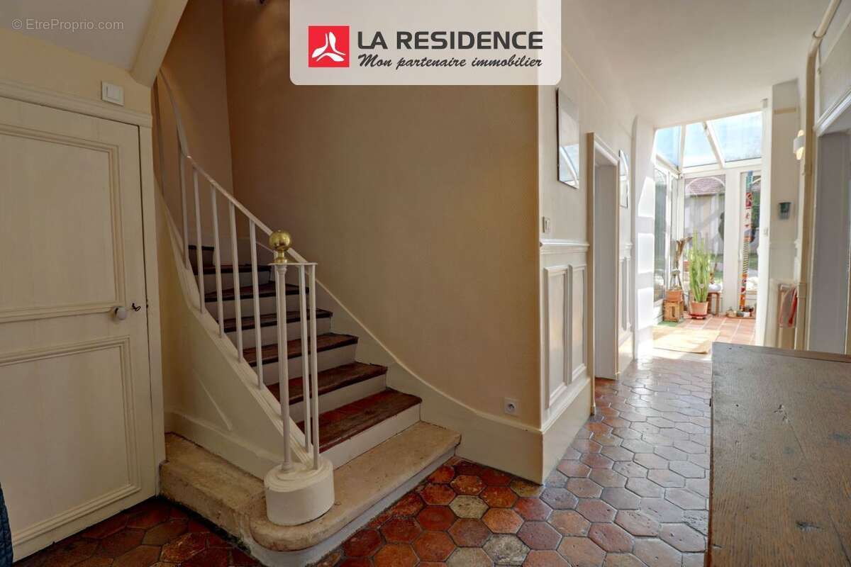 Maison 262 m² à Maule  - photo 8