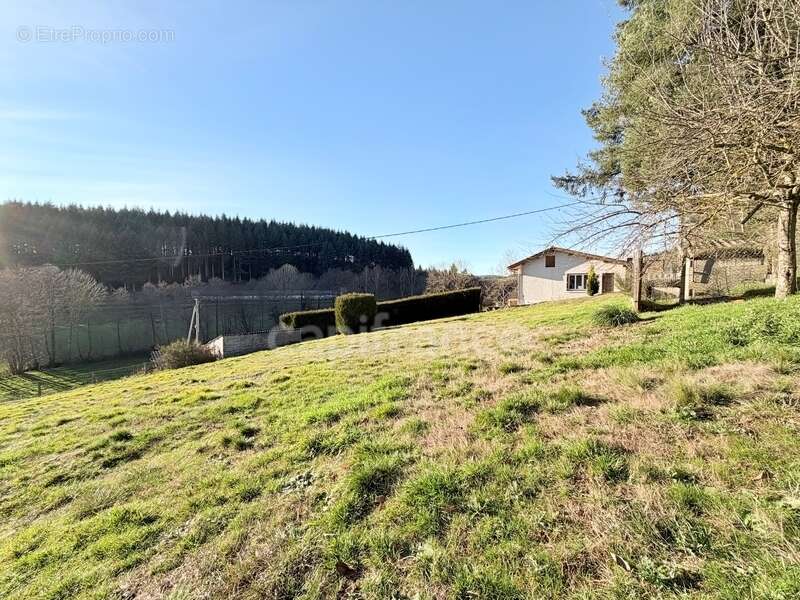 Maison à LA TUILIERE