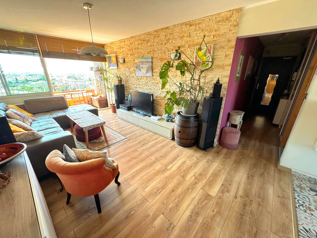 Appartement à MARSEILLE-9E