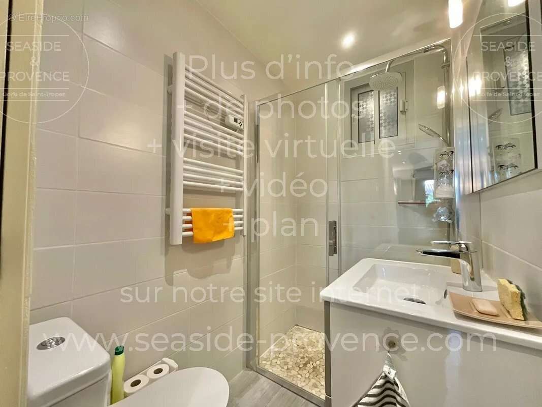 Appartement à ROQUEBRUNE-SUR-ARGENS