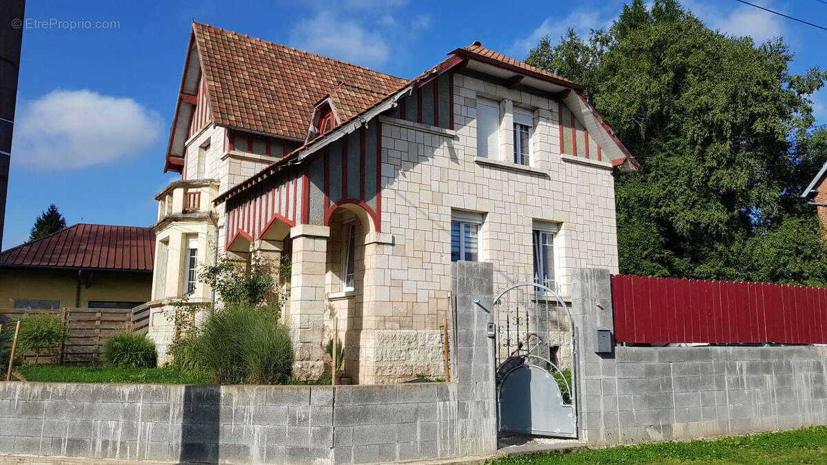 Maison à MIRAUMONT